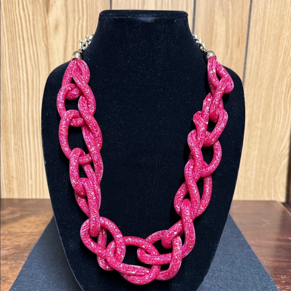 Elegant Pink Chain Necklace